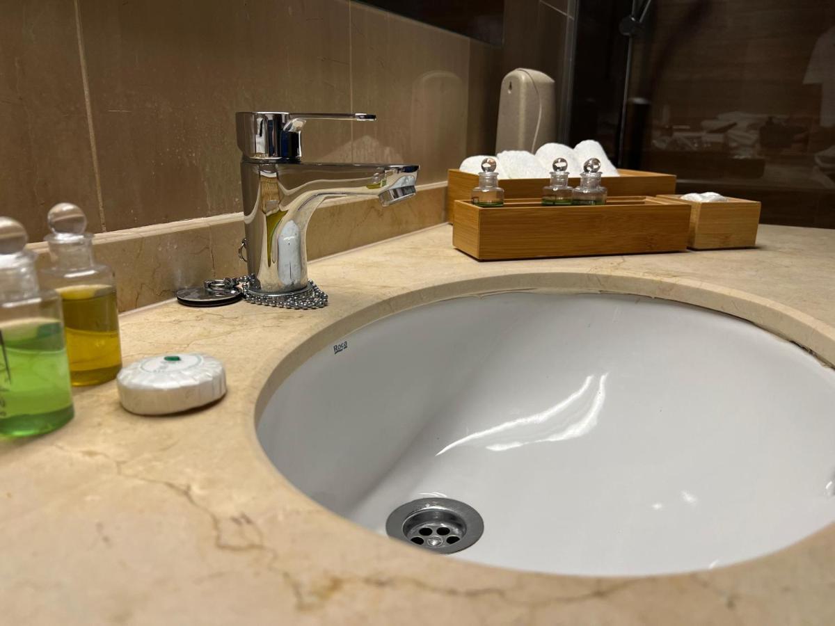 Aljara Mezquita Apartment กอร์โดบา ภายนอก รูปภาพ